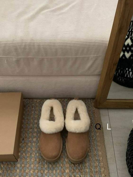 Picture of UGG Shoes _SKUUGGsz35-40LL102519728